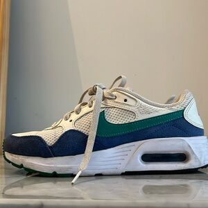 Nike Air Max women Size 7.5